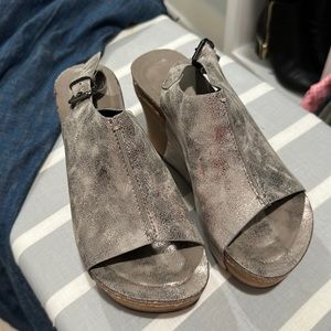 Size 7 -platinum colored wedge shoes